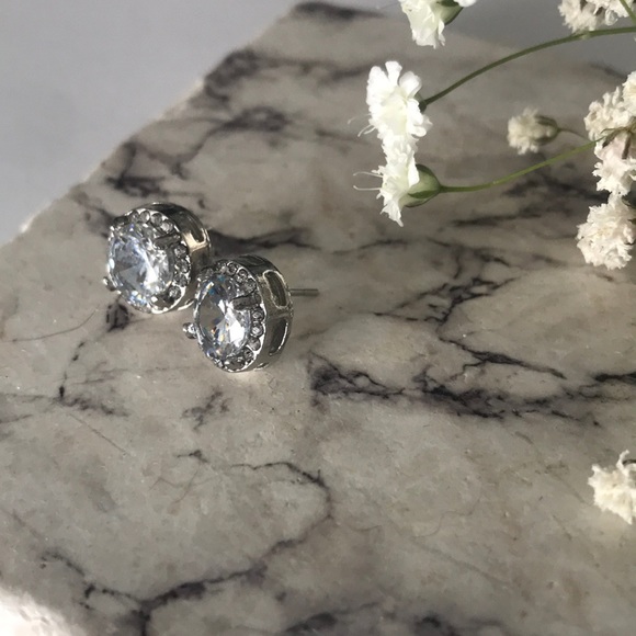 White Gold Studs - Picture 3 of 6